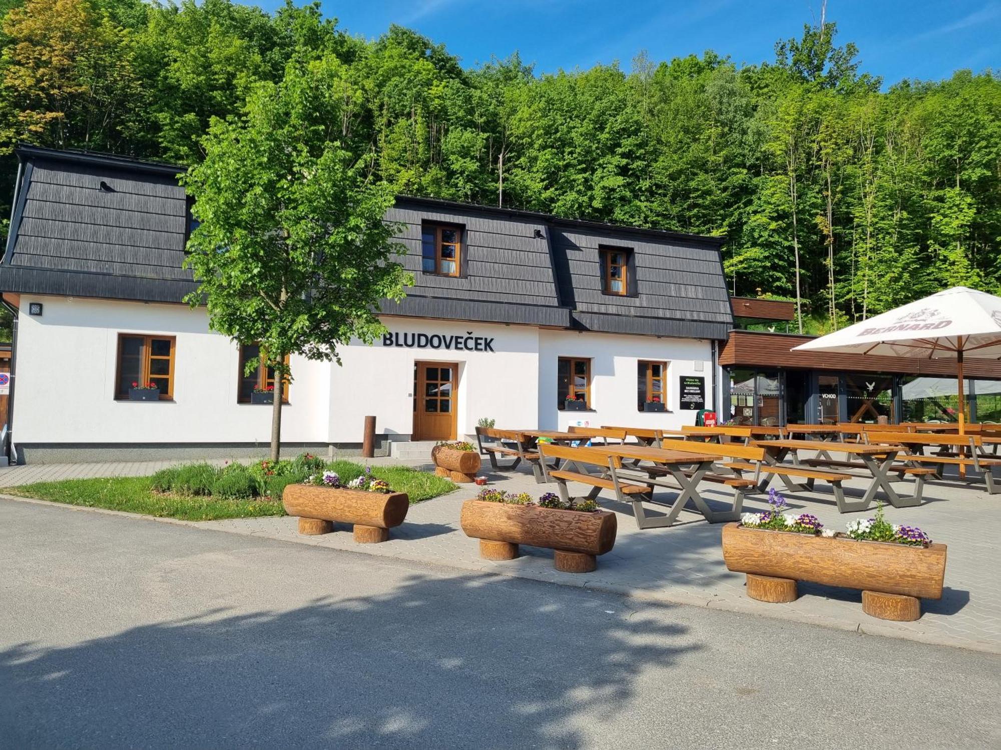 Restaurace A Penzion Bludovecek ภายนอก รูปภาพ