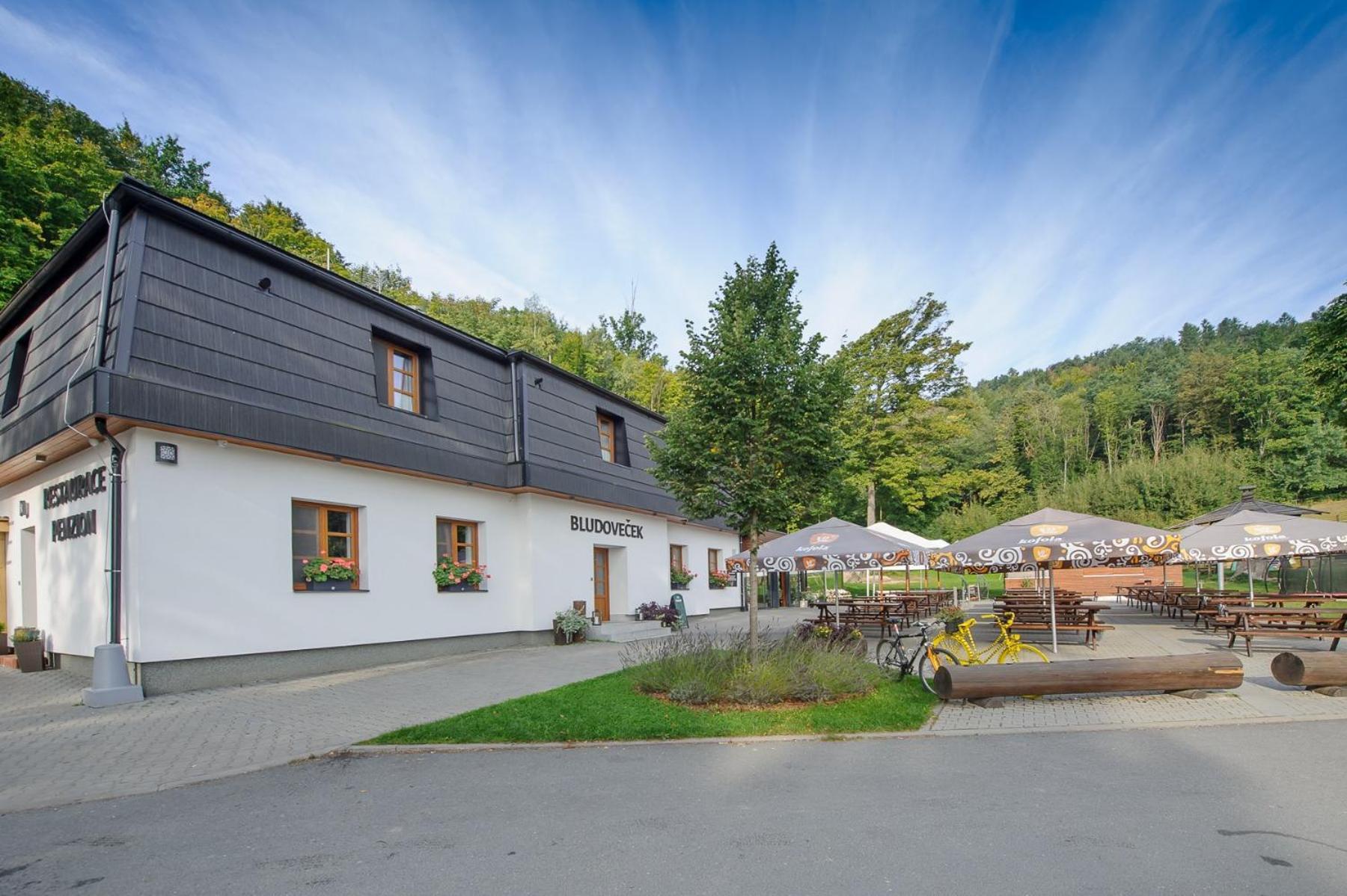 Restaurace A Penzion Bludovecek ภายนอก รูปภาพ